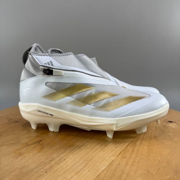 mens size 7.5 baseball cleats